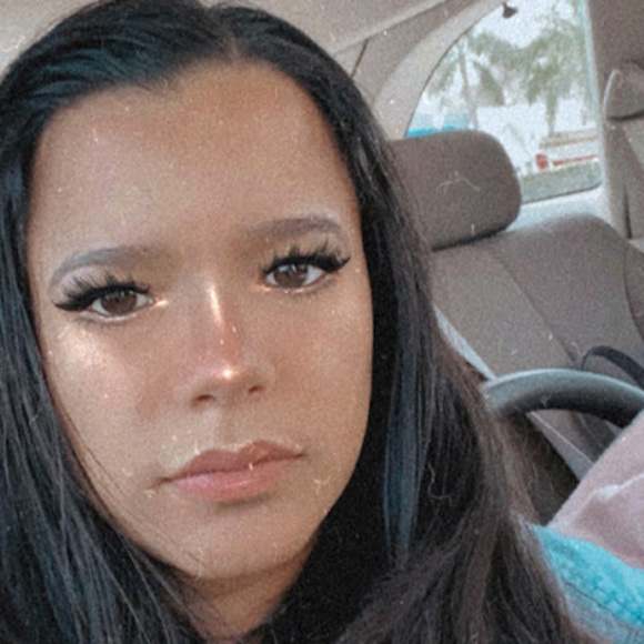 Meet your Posher, Cheara - Picture 1 of 1